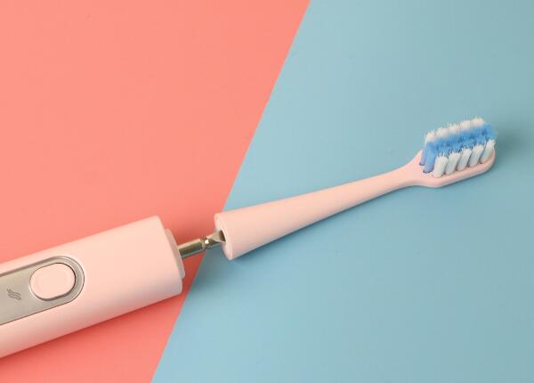 旋轉牙刷頭安裝步驟介紹 旋轉牙刷頭安裝步驟介紹